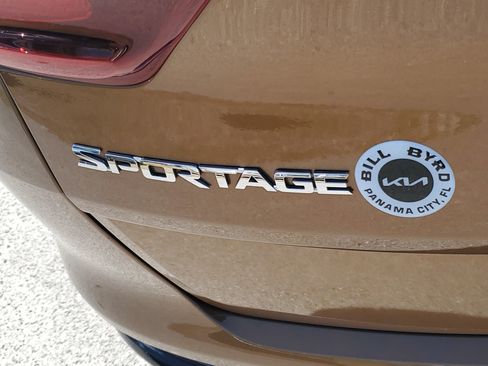 Used 2020 Kia Sportage LX image 9