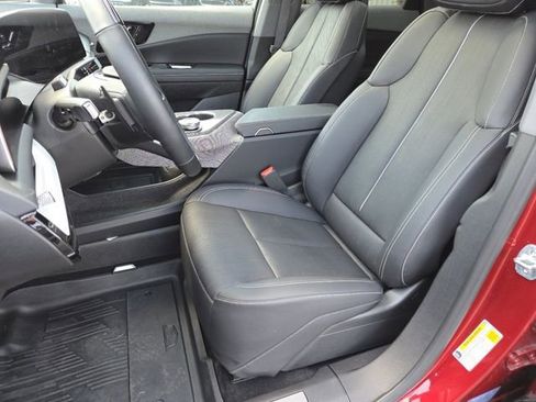 Used 2025 Cadillac Optiq Sport 2 w/ LPO, Floor Liner Package AWD/4WD image 33