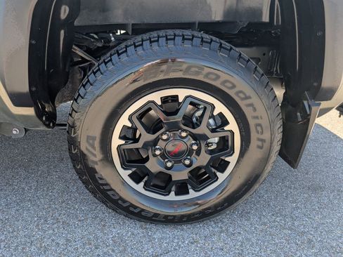 Used 2024 Toyota Tacoma TRD Off-Road w/ TRD Off Road Premium Package image 34