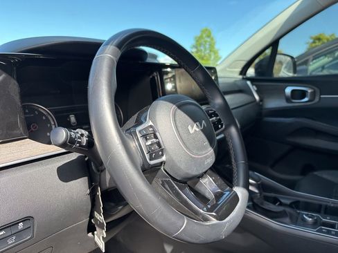 Used 2022 Kia Sorento X-Line EX AWD/4WD image 3