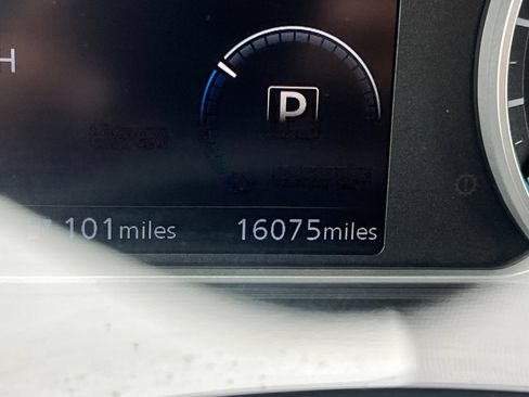 Certified 2024 Nissan Leaf SV Plus FWD image 31