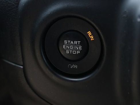 Used 2018 Jeep Wrangler Unlimited Sahara w/ Cold Weather Group AWD/4WD image 13