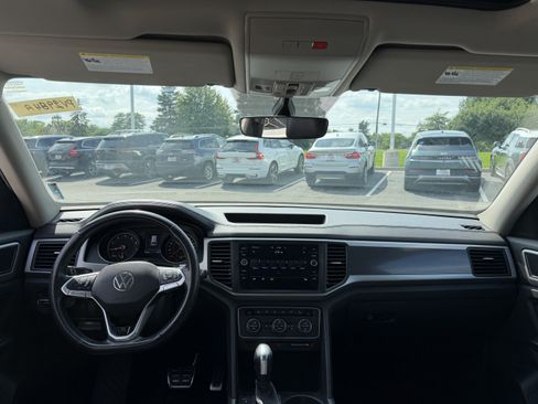 Used 2021 Volkswagen Atlas SE w/ Panoramic Sunroof Package AWD/4WD image 9