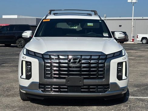 Used 2023 Hyundai Palisade Calligraphy FWD image 3