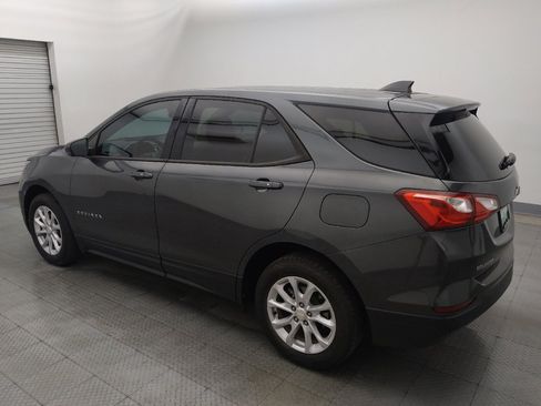 Used 2019 Chevrolet Equinox LS w/ LS Convenience Package FWD image 3