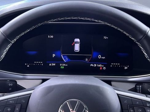 Used 2025 Volkswagen Taos SE image 15