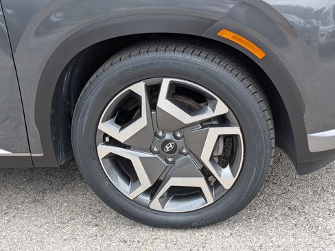 Used 2023 Hyundai Palisade Limited FWD image 11