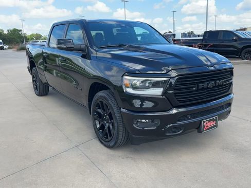 Used 2023 RAM 1500 Laramie AWD/4WD image 2