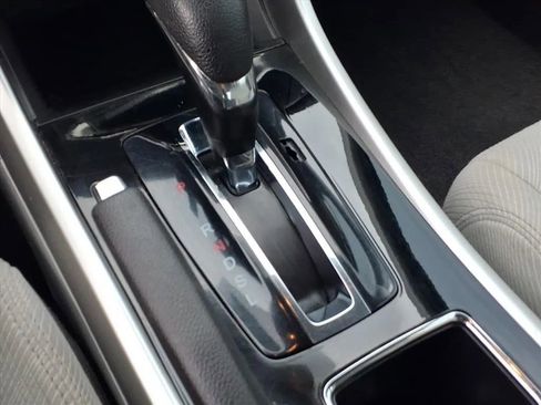 Used 2016 Honda Accord EX image 25