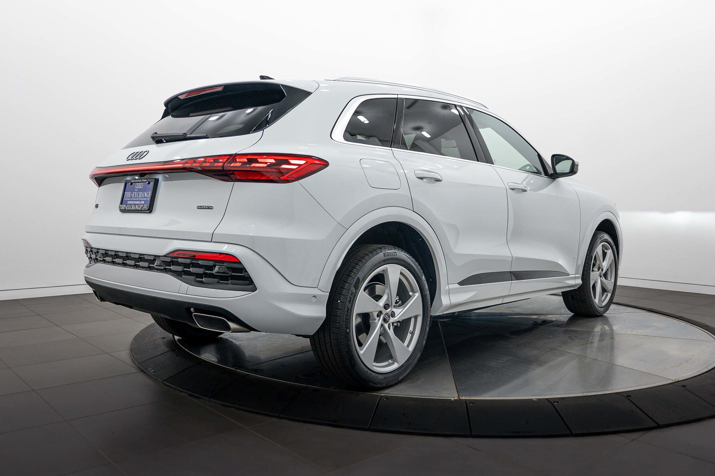 Used 2025 Audi Q5 Premium Plus AWD/4WD image 4