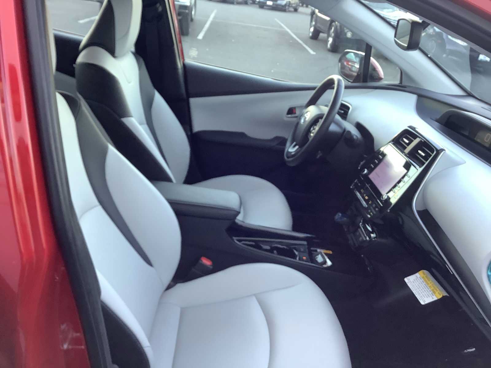 Used 2020 Toyota Prius XLE w/ Advanced Technology Package AWD/4WD image 15