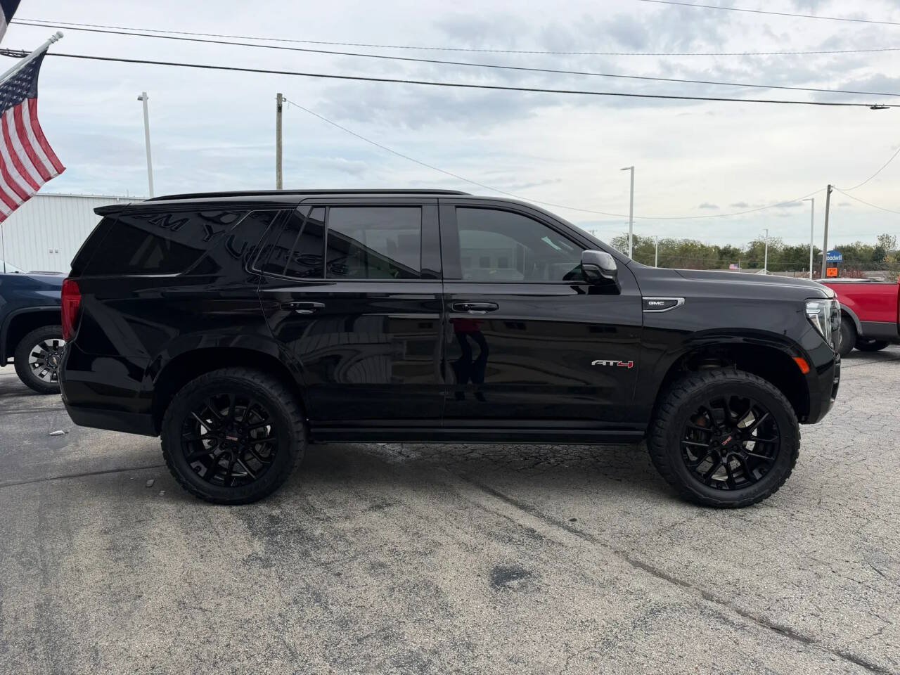 Used 2021 GMC Yukon AT4 w/ AT4 Premium Plus Package AWD/4WD image 6