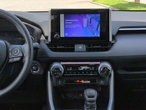 Certified 2025 Toyota RAV4 XLE FWD image 18