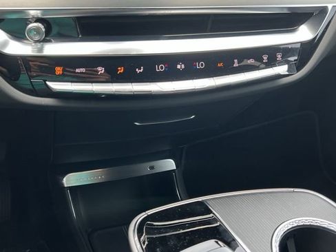 New 2025 Cadillac Lyriq Luxury image 17