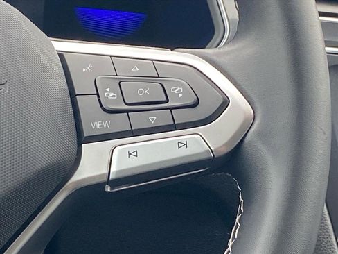 Certified 2022 Volkswagen Tiguan SE image 8