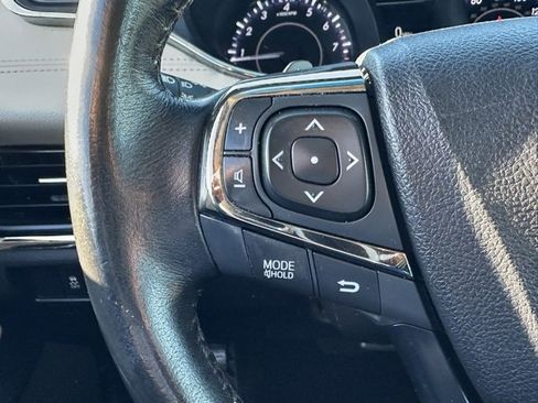 Used 2016 Toyota Avalon XLE image 38