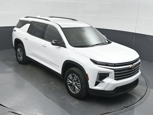 Used 2026 Chevrolet Traverse LT FWD image 44