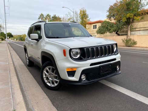 Used 2021 Jeep Renegade Latitude image 2