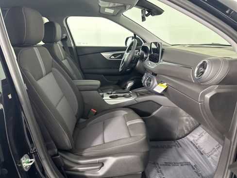 New 2025 Chevrolet Blazer LT w/ Convenience Package image 17