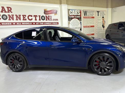 Used 2024 Tesla Model Y Performance AWD/4WD image 4