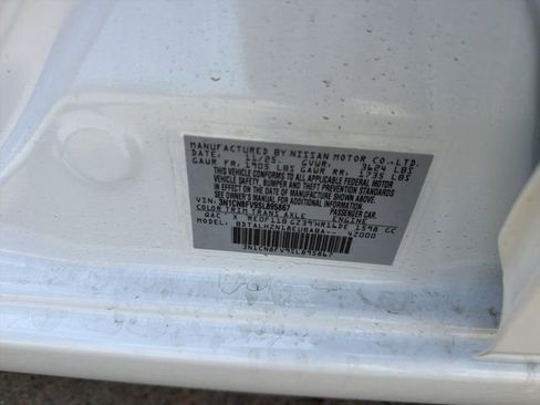 New 2025 Nissan Versa SR image 24