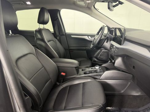 Used 2025 Ford Escape Platinum AWD/4WD image 10