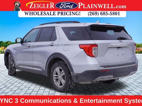 Used 2020 Ford Explorer XLT w/ Equipment Group 202A image 3