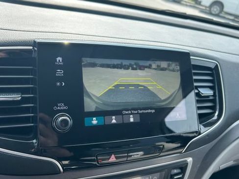 Used 2021 Honda Pilot EX image 23