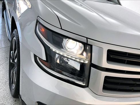 Used 2018 Chevrolet Suburban Premier image 38
