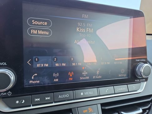 Used 2024 Nissan Altima 2.5 SR FWD image 24
