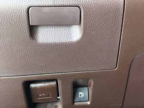 Used 2021 Toyota Highlander Platinum FWD image 40