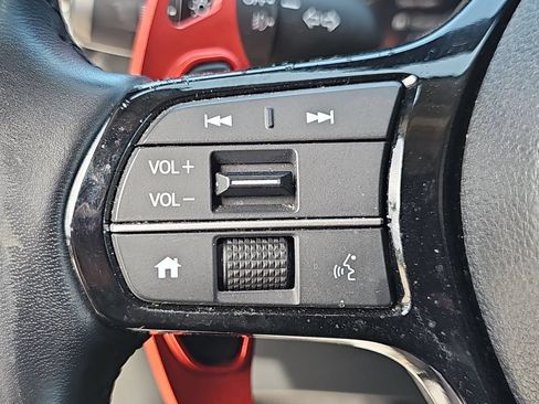 Used 2024 Honda Pilot Touring image 16