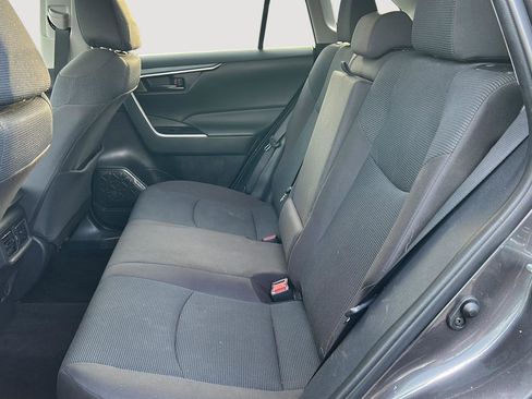 Used 2022 Toyota RAV4 LE image 19