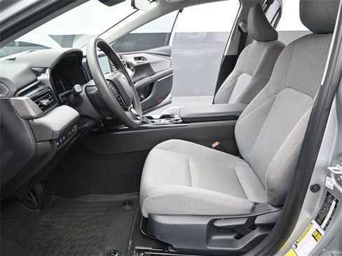 Used 2025 Toyota Camry LE image 10