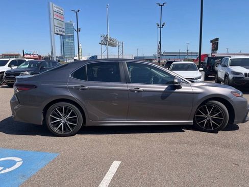 Used 2023 Toyota Camry SE FWD image 6