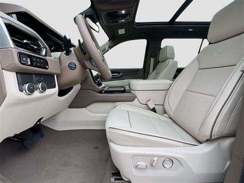 New 2026 GMC Yukon XL Denali w/ Sun & Power Step Package image 15