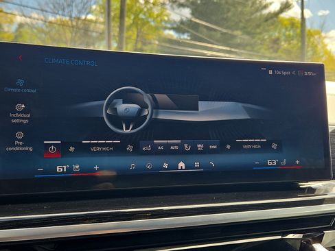 Used 2024 BMW X7 M60i w/ Executive Package AWD/4WD image 16