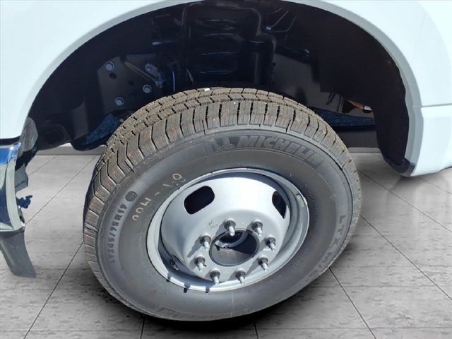 New 2025 Ford F350 XL w/ XL Chrome Package AWD/4WD image 4