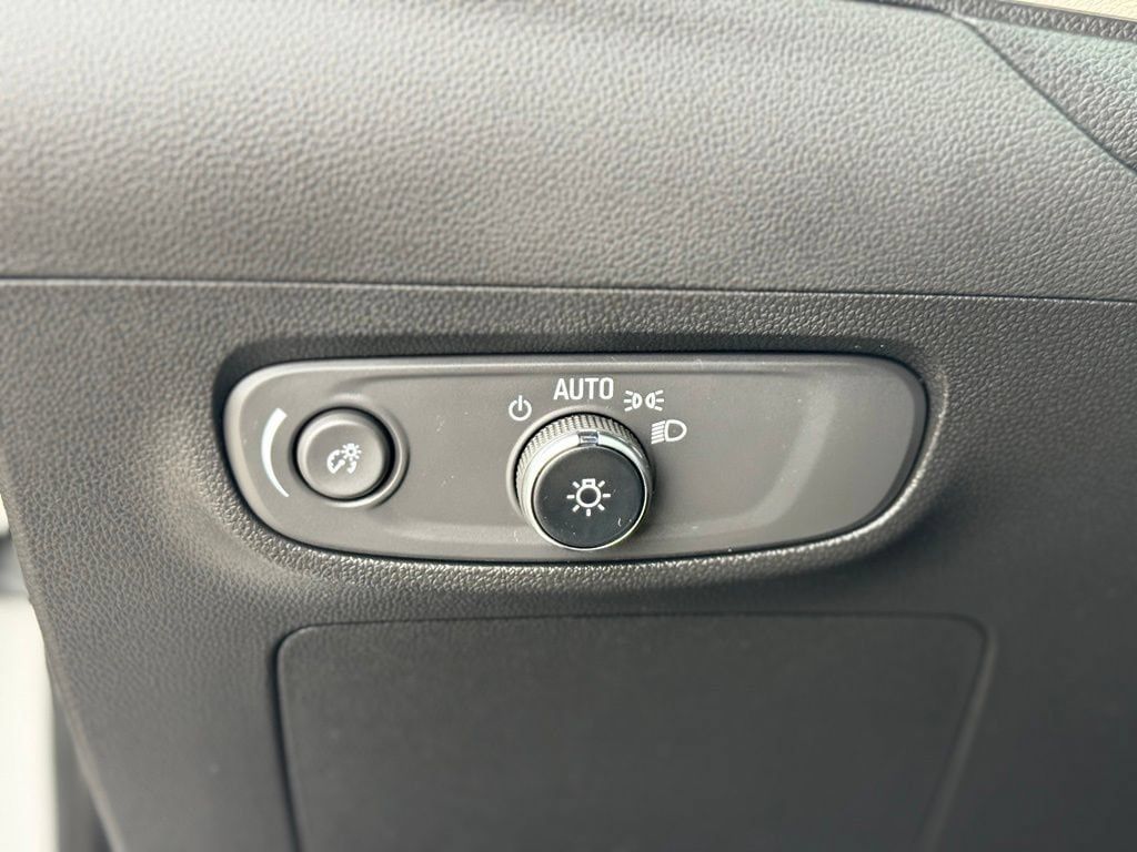 Used 2026 Buick Encore GX Avenir w/ Avenir Convenience Package AWD/4WD image 21