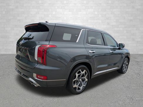 Used 2022 Hyundai Palisade Calligraphy w/ Winter Package FWD image 2