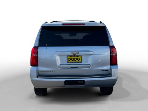 Used 2017 Chevrolet Suburban Premier image 4