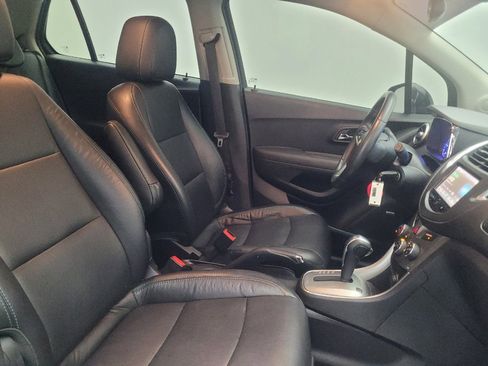 Used 2015 Chevrolet Trax LTZ FWD image 21
