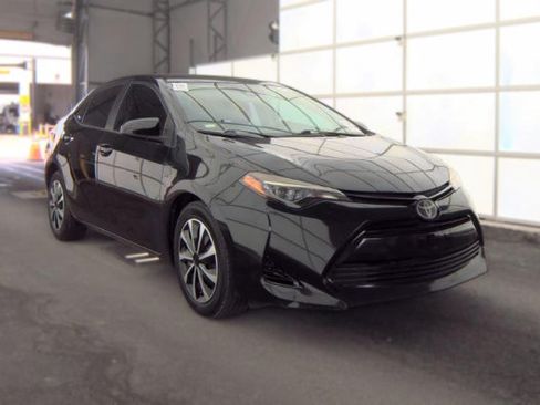 Used 2018 Toyota Corolla LE FWD image 3