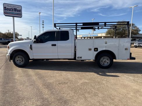 Used 2020 Ford F350 XL w/ Power Equipment Group image 4