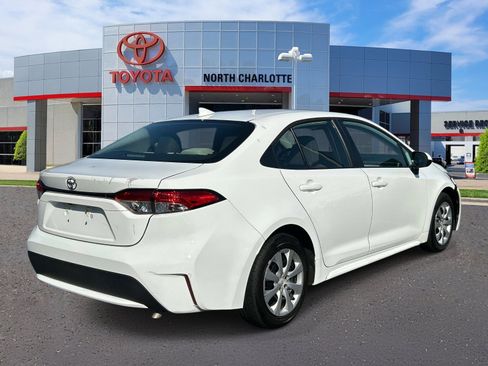 Used 2022 Toyota Corolla LE FWD image 6