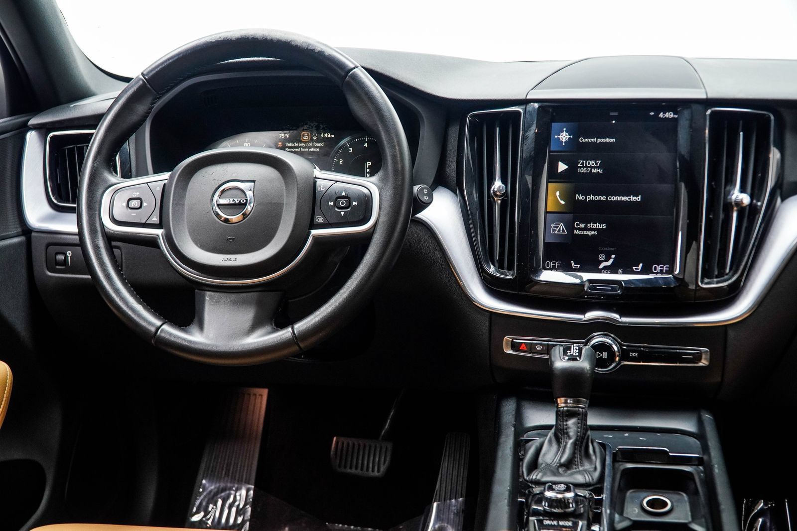 Used 2020 Volvo XC60 T5 Momentum w/ Protection Package Premier AWD/4WD image 18