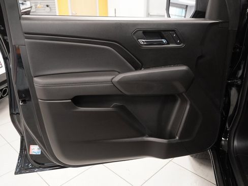 Used 2023 Chevrolet Colorado LT w/ LT Convenience Package II image 17