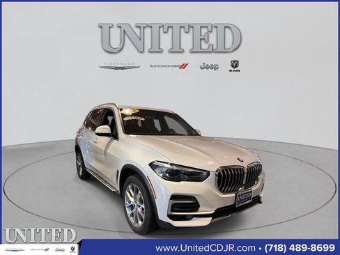 Used 2022 BMW X5 xDrive40i w/ Climate Comfort Package image 1