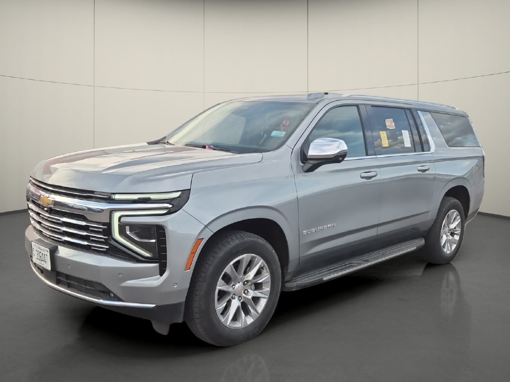 Used 2025 Chevrolet Suburban Premier AWD/4WD image 3