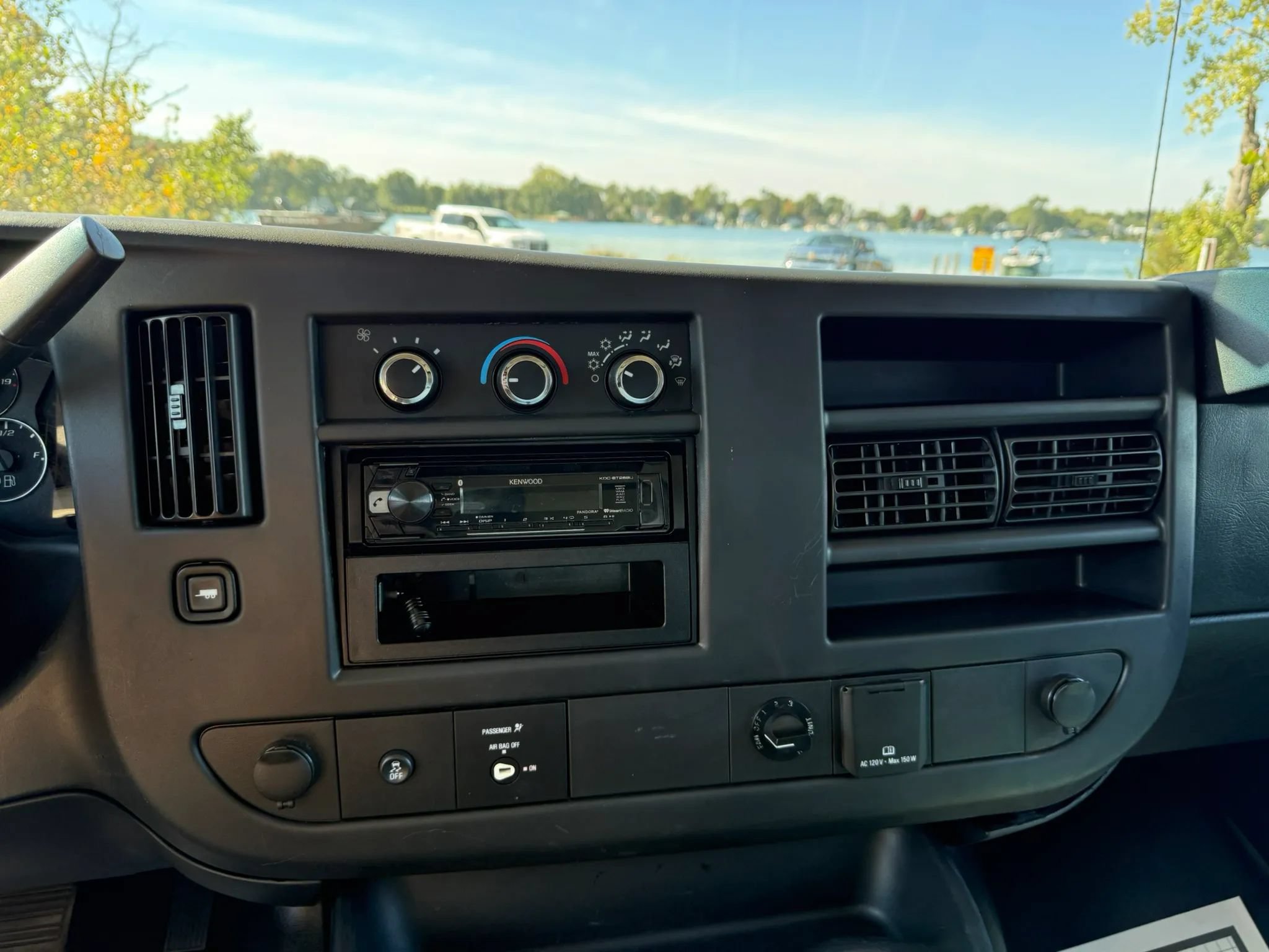 Used 2015 GMC Savana 2500 RWD image 21